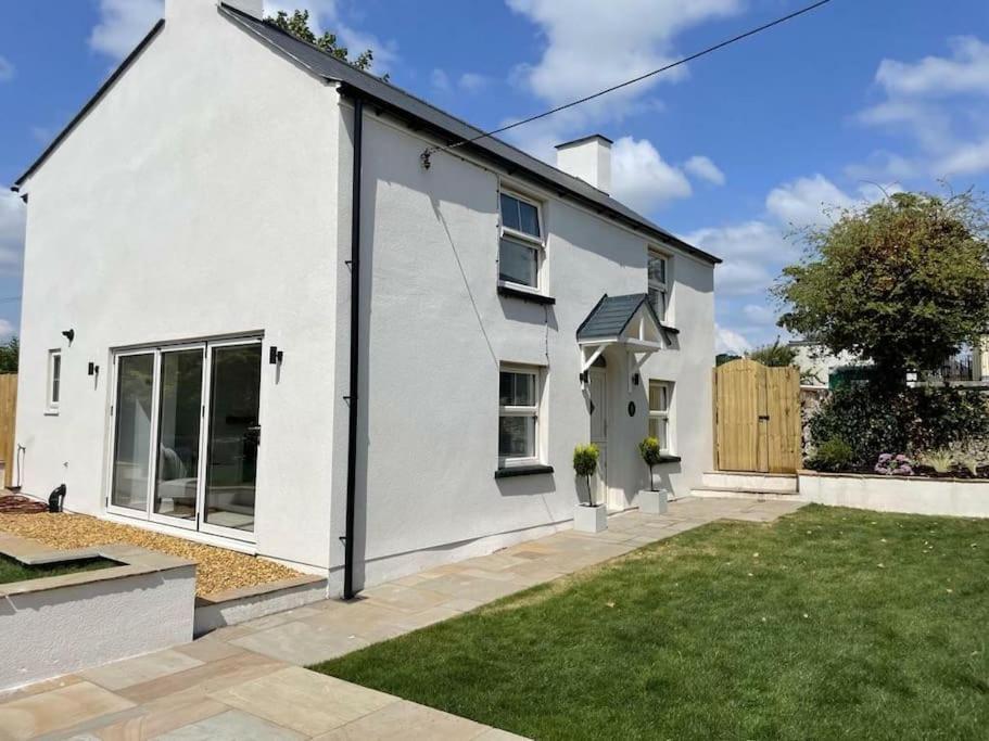 Charming Cottage Close To M4 Bridgend Bridgend  Εξωτερικό φωτογραφία