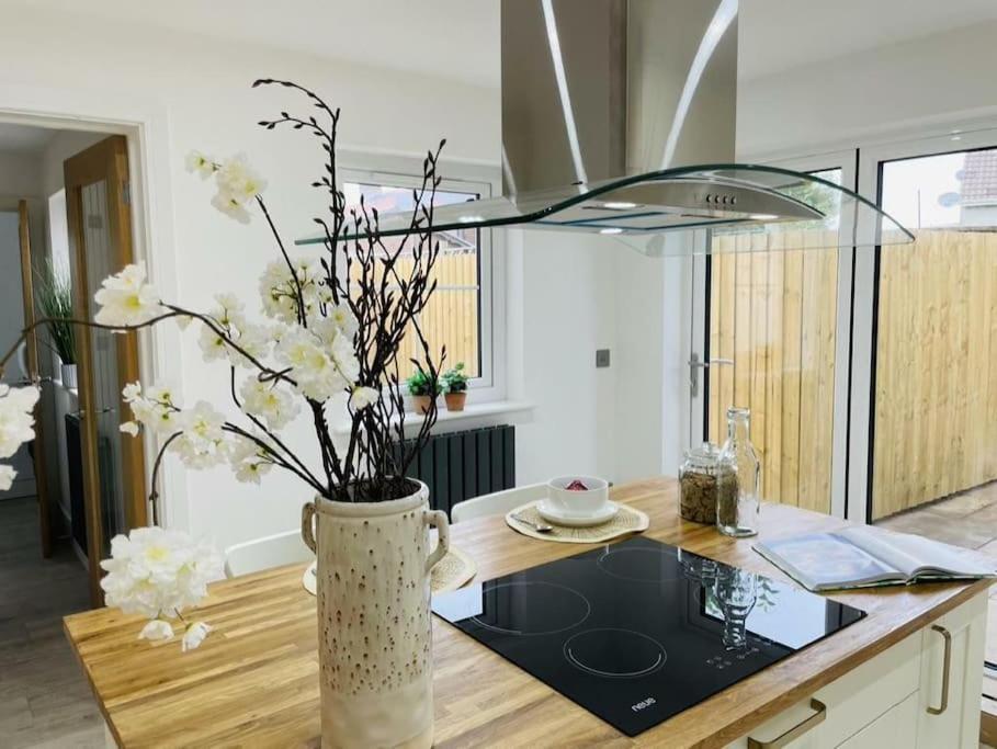 Charming Cottage Close To M4 Bridgend Bridgend  Εξωτερικό φωτογραφία